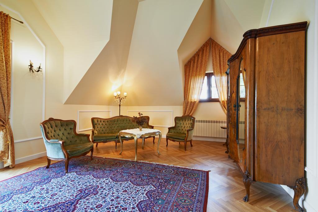 Dwor Osmolice Bed and Breakfast Bialki Dolne Buitenkant foto