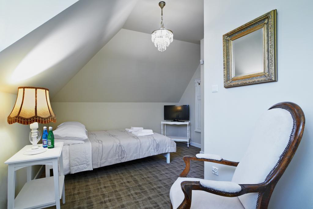 Dwor Osmolice Bed and Breakfast Bialki Dolne Buitenkant foto