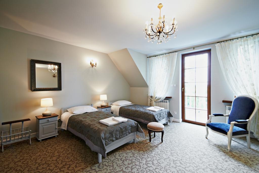 Dwor Osmolice Bed and Breakfast Bialki Dolne Buitenkant foto