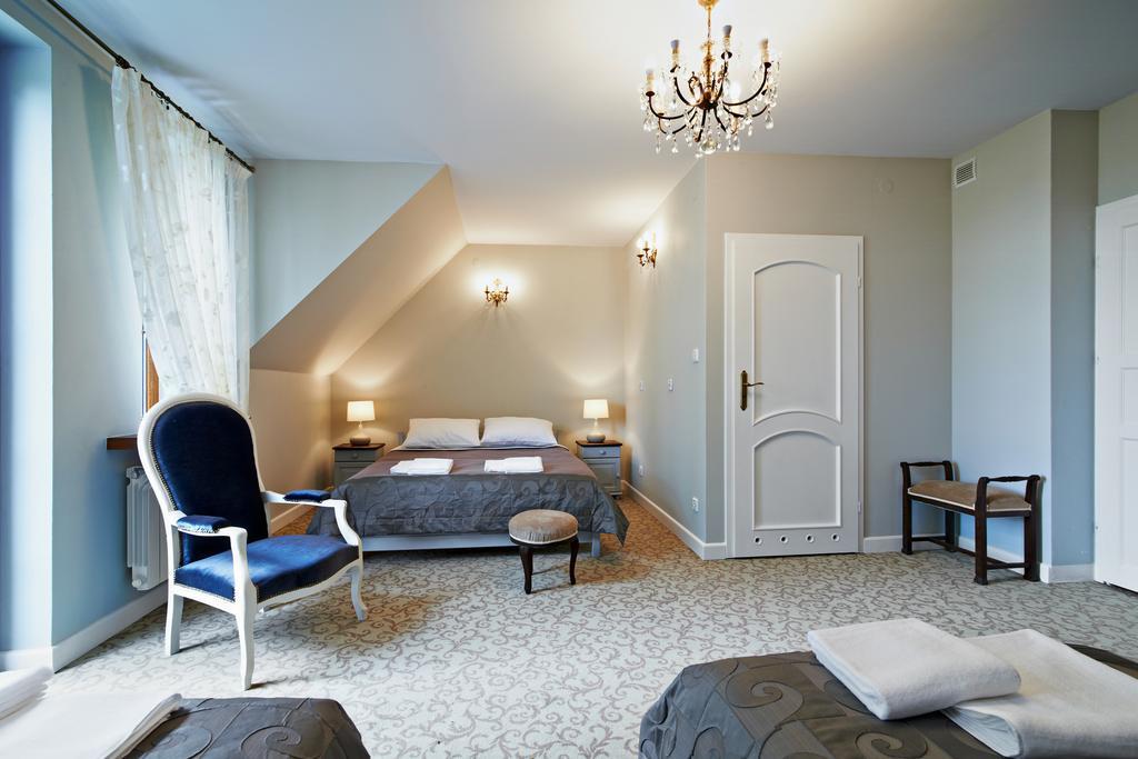 Dwor Osmolice Bed and Breakfast Bialki Dolne Buitenkant foto