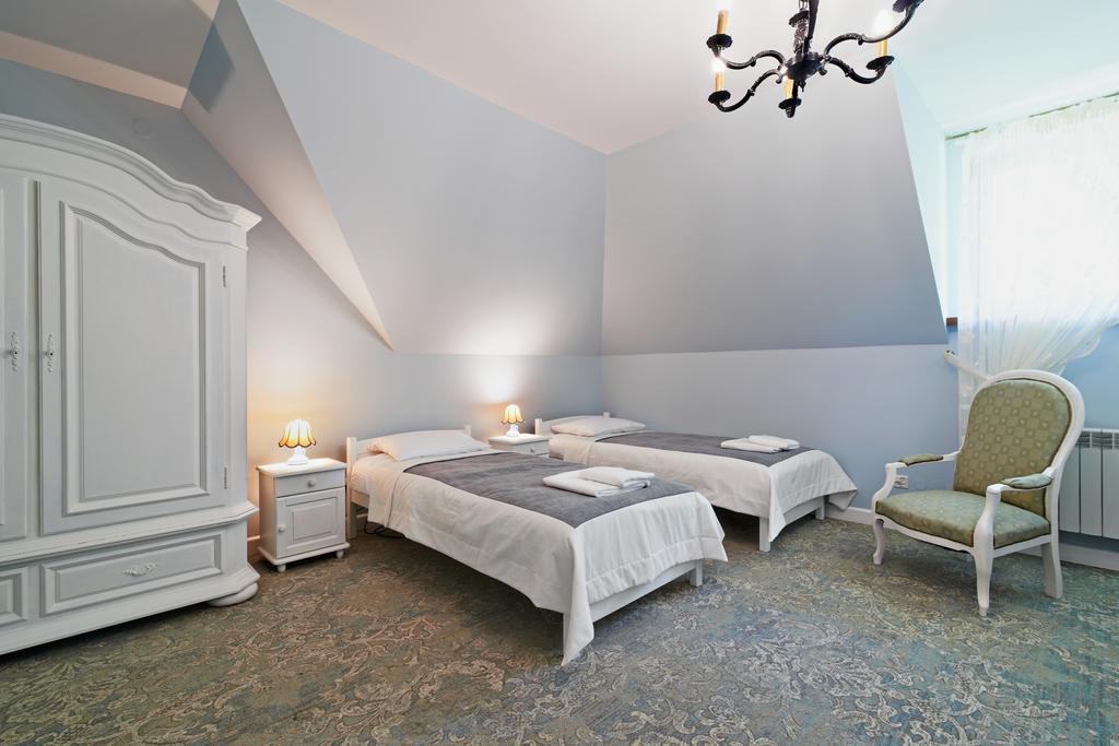 Dwor Osmolice Bed and Breakfast Bialki Dolne Buitenkant foto