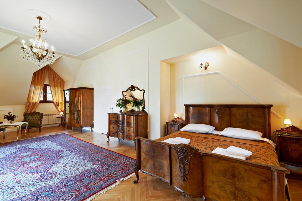 Dwor Osmolice Bed and Breakfast Bialki Dolne Buitenkant foto