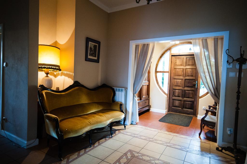 Dwor Osmolice Bed and Breakfast Bialki Dolne Buitenkant foto