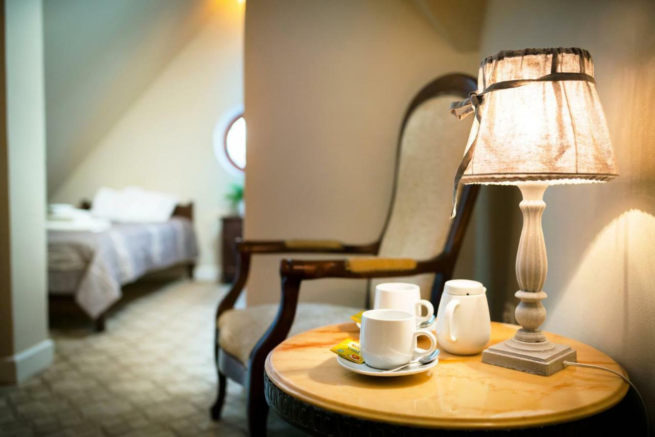 Dwor Osmolice Bed and Breakfast Bialki Dolne Buitenkant foto