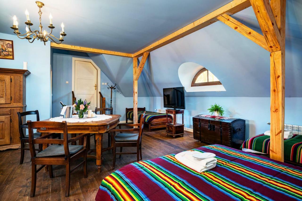Dwor Osmolice Bed and Breakfast Bialki Dolne Buitenkant foto