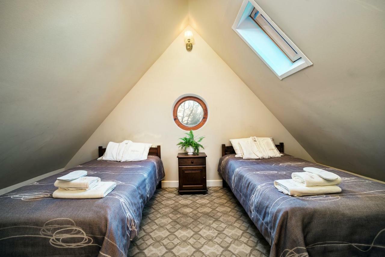 Dwor Osmolice Bed and Breakfast Bialki Dolne Buitenkant foto