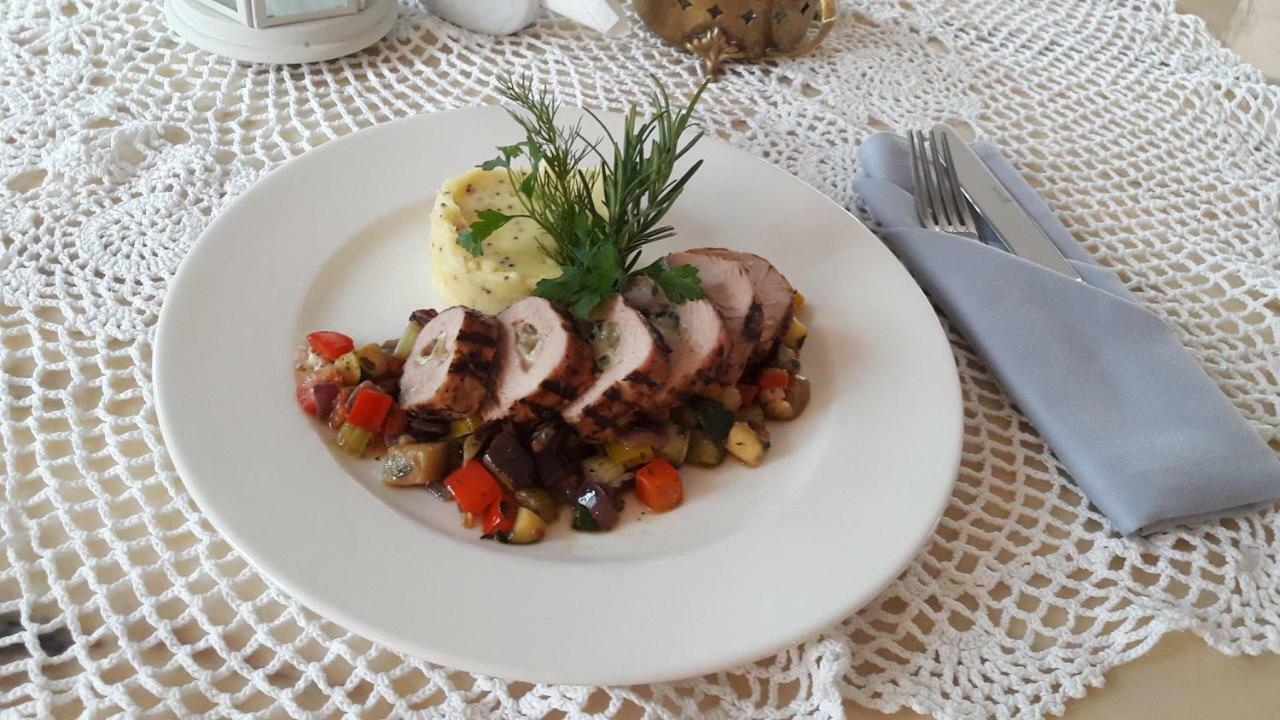 Dwor Osmolice Bed and Breakfast Bialki Dolne Buitenkant foto