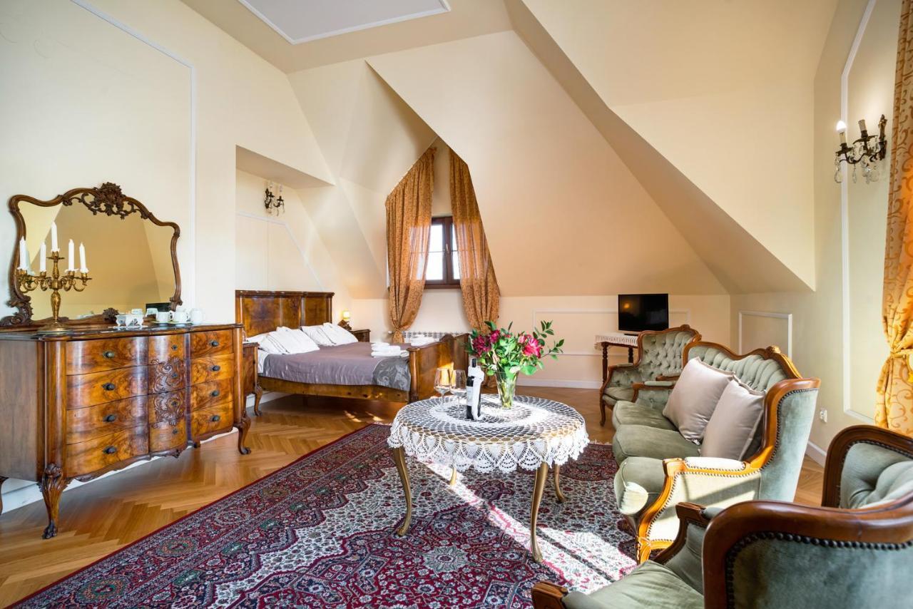 Dwor Osmolice Bed and Breakfast Bialki Dolne Buitenkant foto